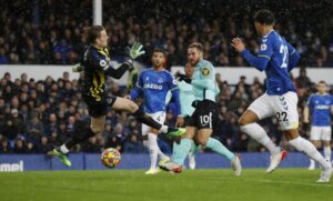 เล่นพนันบอลยังไงให้รวย